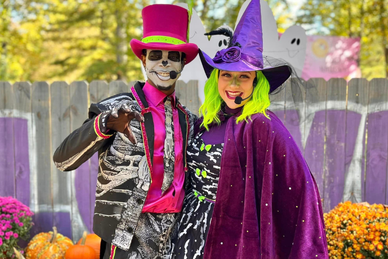 Performer in Hallowboo Bop Show